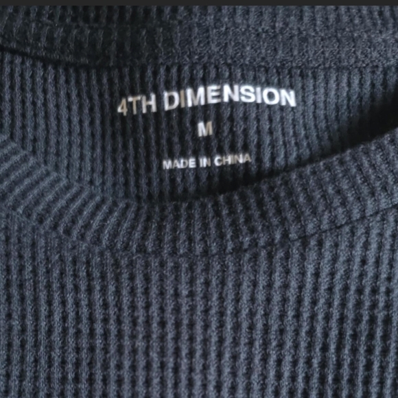 NEW Black Long Sleeve Graphic Shirt Size M - Picture 2 of 3